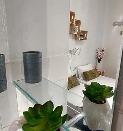 Kato Yialos * Parikia (Paros)
