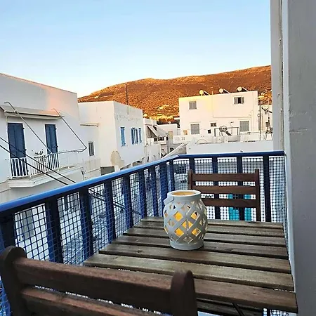 Kato Yialos * Parikia (Paros)