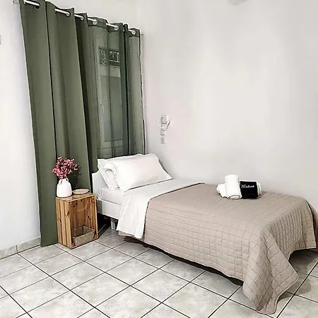 Kato Yialos Hotel